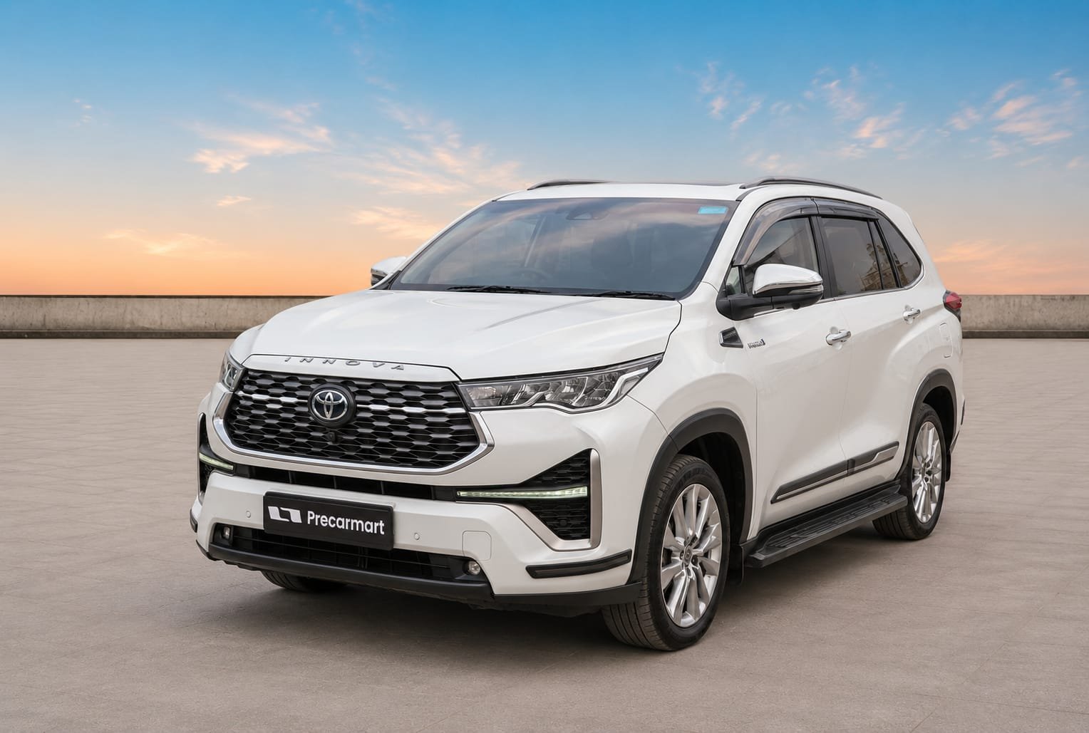 Toyota Innova Hycross